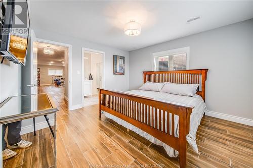 2083 Shawnee Road, Tecumseh, ON - Indoor Photo Showing Bedroom