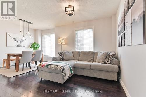 226 - 3 Everson Drive, Toronto, ON - Indoor Photo Showing Living Room