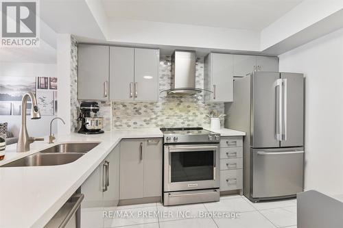 226 - 3 Everson Drive, Toronto, ON - Indoor Photo Showing Kitchen With Stainless Steel Kitchen With Double Sink With Upgraded Kitchen