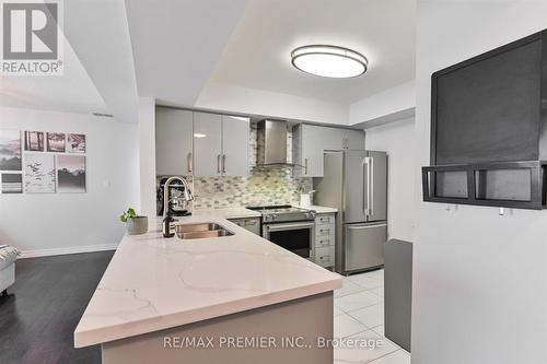 226 - 3 Everson Drive, Toronto, ON - Indoor Photo Showing Kitchen With Double Sink With Upgraded Kitchen