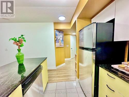 207 - 5740 Yonge Street, Toronto, ON - Indoor Photo Showing Kitchen