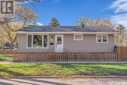 802 31st STREET W  Saskatoon, SK S7L 0R8