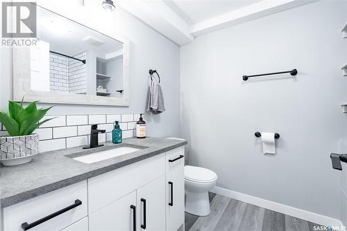 802 31St Street W, Saskatoon, SK - Indoor Photo Showing Bathroom