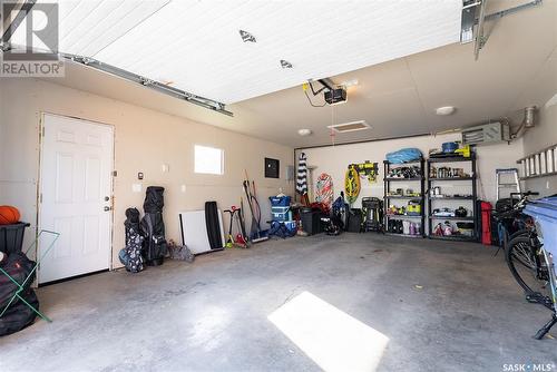 802 31St Street W, Saskatoon, SK - Indoor Photo Showing Garage