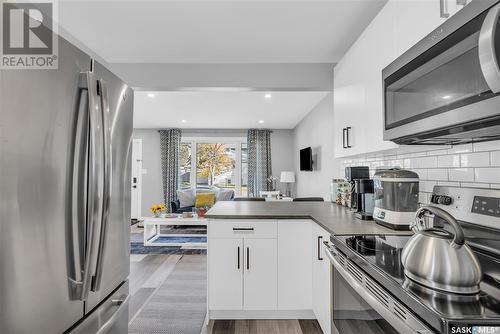 802 31St Street W, Saskatoon, SK - Indoor Photo Showing Kitchen