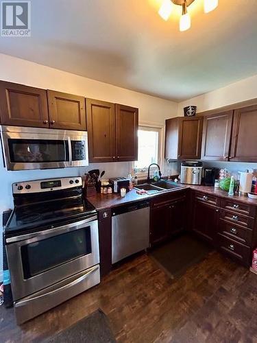 182 Tudhope St, Espanola, ON - Indoor Photo Showing Kitchen With Double Sink