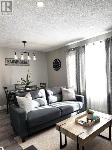 31 Vera Ave, Sault Ste. Marie, ON - Indoor Photo Showing Living Room