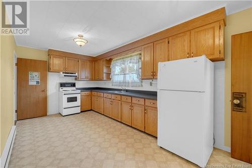 74 Valleyview Crescent, Saint John, NB - Indoor Photo Showing Kitchen With Double Sink