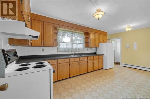 74 Valleyview Crescent, Saint John, NB - Indoor Photo Showing Kitchen With Double Sink