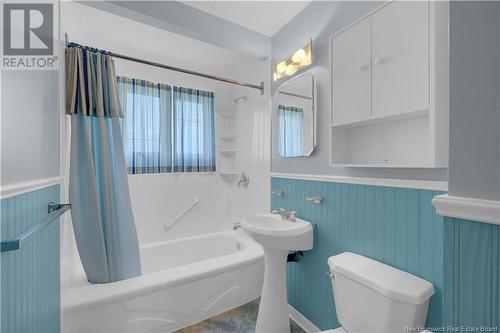 74 Valleyview Crescent, Saint John, NB - Indoor Photo Showing Bathroom