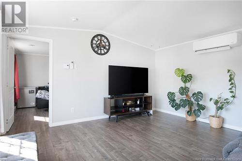 99 Sophie Lane, Dieppe, NB - Indoor Photo Showing Living Room