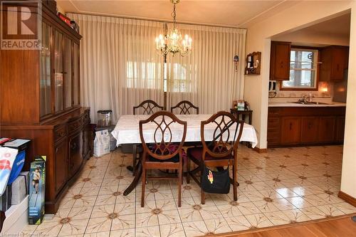 39 East 39Th Street, Hamilton, ON - Indoor Photo Showing Dining Room