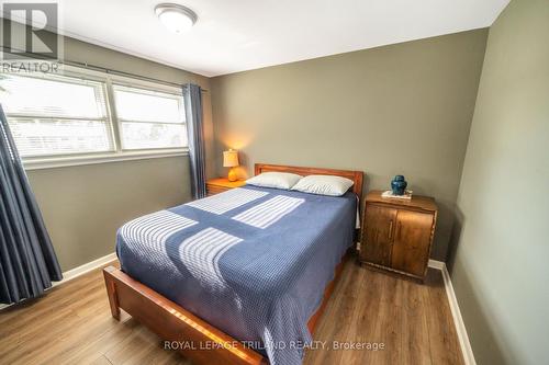 22 Breton Park Crescent, London, ON - Indoor Photo Showing Bedroom