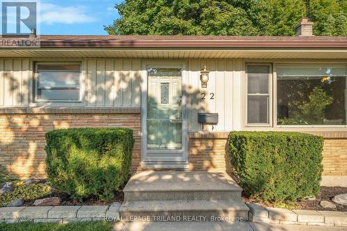 22 Breton Park Crescent, London, ON - Outdoor