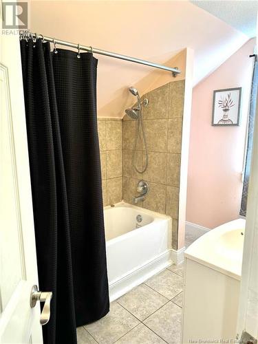 976 Pleasant Drive, Minto, NB - Indoor Photo Showing Bathroom