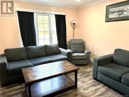 976 Pleasant Drive, Minto, NB - Indoor Photo Showing Living Room