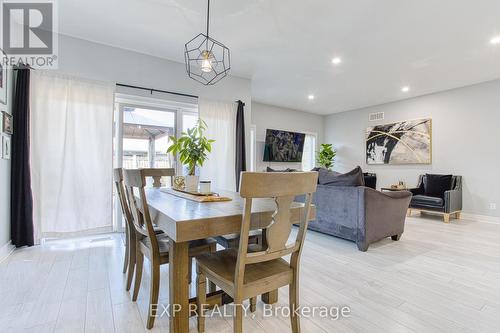 5785 Ironwood Street, Niagara Falls, ON - Indoor Photo Showing Dining Room