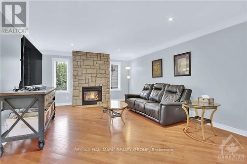 177 Sandra Crescent, Clarence-Rockland, ON - Indoor Photo Showing Living Room With Fireplace