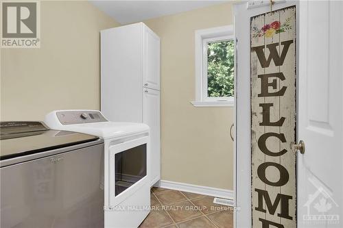 177 Sandra Crescent, Clarence-Rockland, ON - Indoor Photo Showing Laundry Room