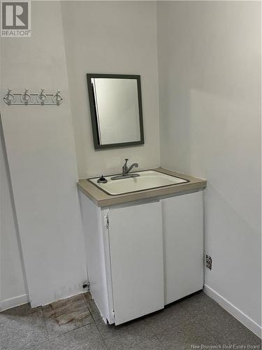 255 St-Francois Street, Edmundston, NB - Indoor Photo Showing Bathroom