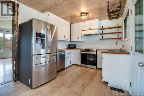 1143 Route 148 Route, Nashwaak Village, NB - Indoor Photo Showing Kitchen