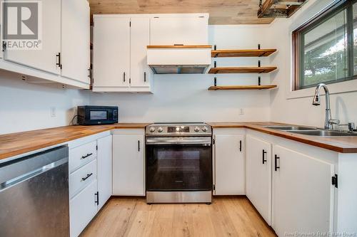 1143 Route 148 Route, Nashwaak Village, NB - Indoor Photo Showing Kitchen With Double Sink