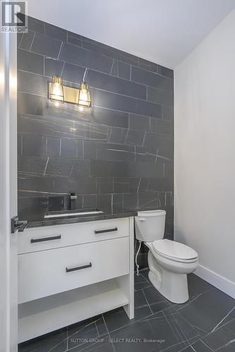 71 Wayside Lane, Southwold (Talbotville), ON - Indoor Photo Showing Bathroom