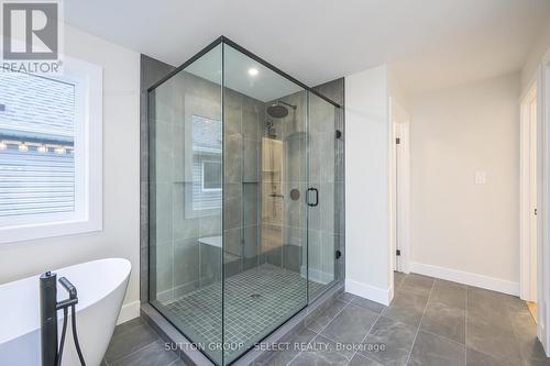 71 Wayside Lane, Southwold (Talbotville), ON - Indoor Photo Showing Bathroom