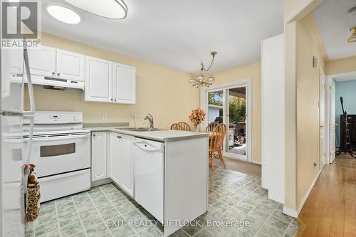 819 Wentworth Street, Peterborough (Monaghan), ON - Indoor Photo Showing Kitchen With Double Sink