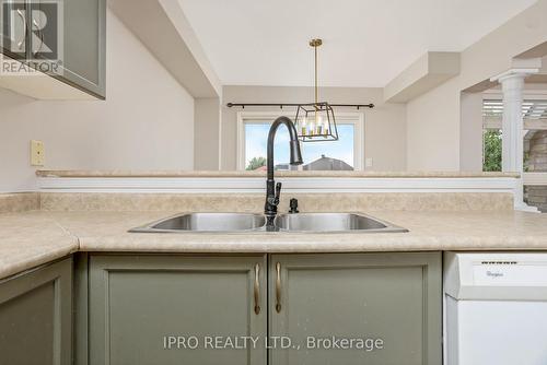 177 Sunny Meadow Boulevard, Brampton, ON - Indoor Photo Showing Kitchen With Double Sink