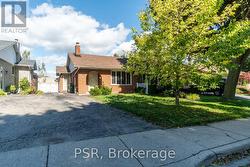 136 GUILDWOOD DRIVE  Hamilton, ON L9C 6S5