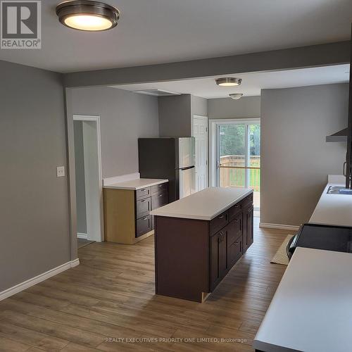 53 Crestwood Road, Vaughan, ON - Indoor Photo Showing Kitchen