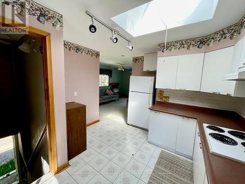 264 Robins Point Road, Tay, ON - Indoor Photo Showing Kitchen