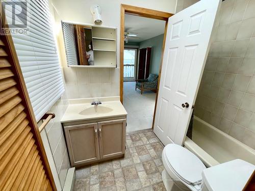 264 Robins Point Road, Tay, ON - Indoor Photo Showing Bathroom