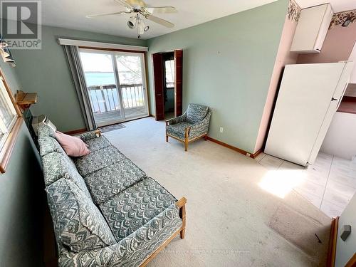 264 Robins Point Road, Tay, ON - Indoor Photo Showing Bedroom