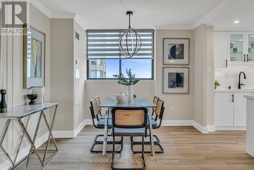 701 - 7601 Bathurst Street, Vaughan, ON - Indoor Photo Showing Dining Room