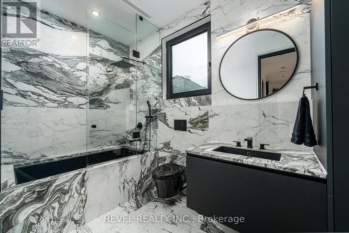 1135 Balfour Street, Pelham, ON - Indoor Photo Showing Bathroom