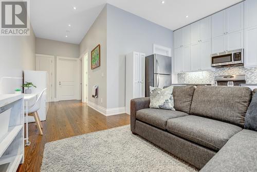 B - 184 Bartlett Avenue, Toronto, ON - Indoor Photo Showing Living Room