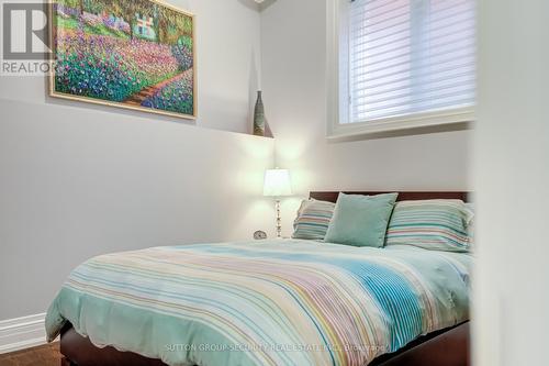 B - 184 Bartlett Avenue, Toronto, ON - Indoor Photo Showing Bedroom