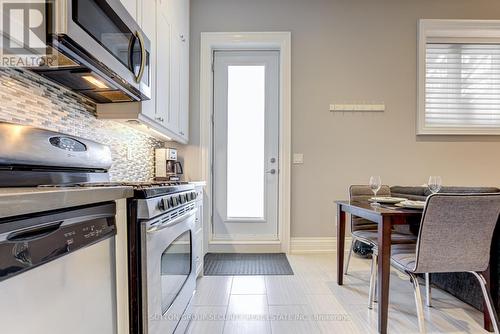 B - 184 Bartlett Avenue, Toronto, ON - Indoor Photo Showing Kitchen