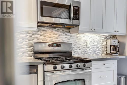 B - 184 Bartlett Avenue, Toronto, ON - Indoor Photo Showing Kitchen