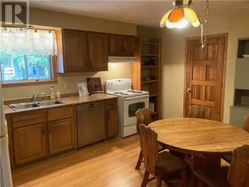 And 1 year old dishwasher included - 1628 Grant Avenue, Cornwall, ON - Indoor