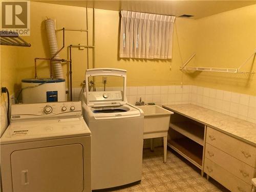 Great storage in laundry room - 1628 Grant Avenue, Cornwall, ON - Indoor Photo Showing Laundry Room