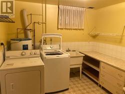 Great storage in laundry room - 