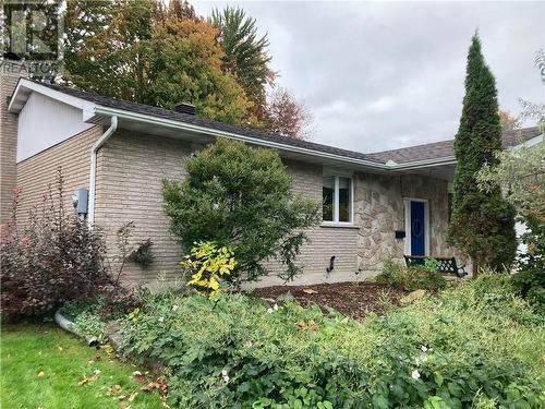 Time to make your move here! - 1628 Grant Avenue, Cornwall, ON - Outdoor