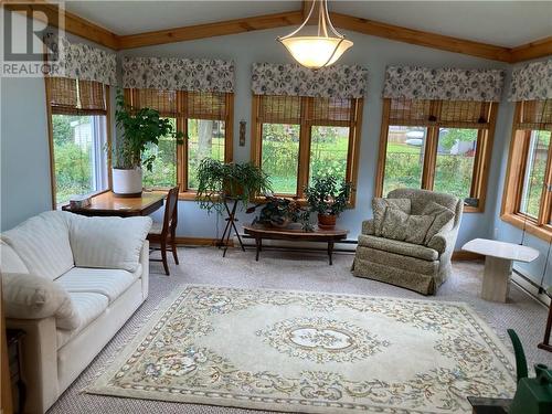 Big and bright sunroom - 1628 Grant Avenue, Cornwall, ON - Indoor Photo Showing Living Room