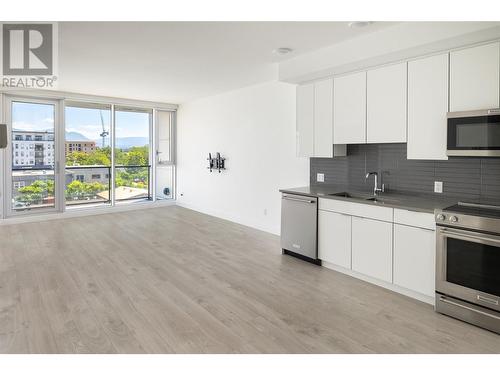 1232 Ellis Street Unit# 506, Kelowna, BC - Indoor Photo Showing Kitchen