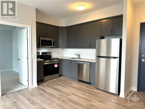 397 Codd'S Road Unit#511, Ottawa, ON - Indoor Photo Showing Kitchen