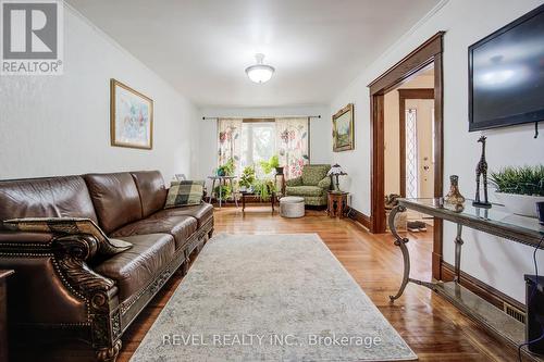 274 Park Row S, Hamilton, ON - Indoor Photo Showing Living Room