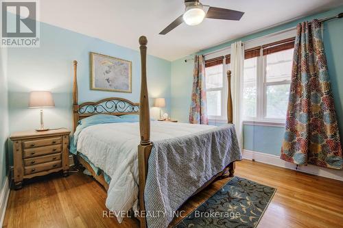 274 Park Row S, Hamilton, ON - Indoor Photo Showing Bedroom